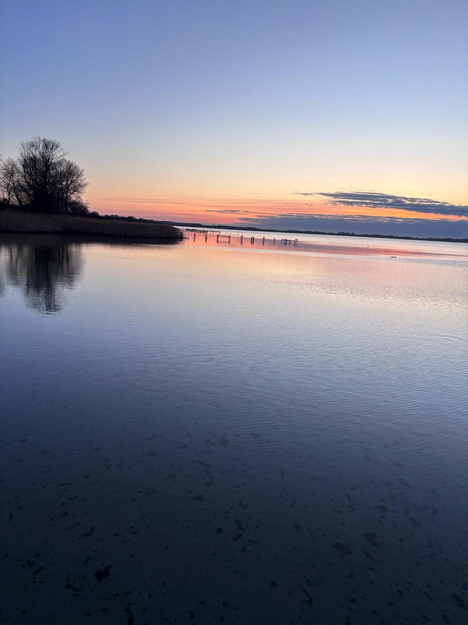 App 2 Stylische Surfoase Am Wasser Dranske Exterior foto