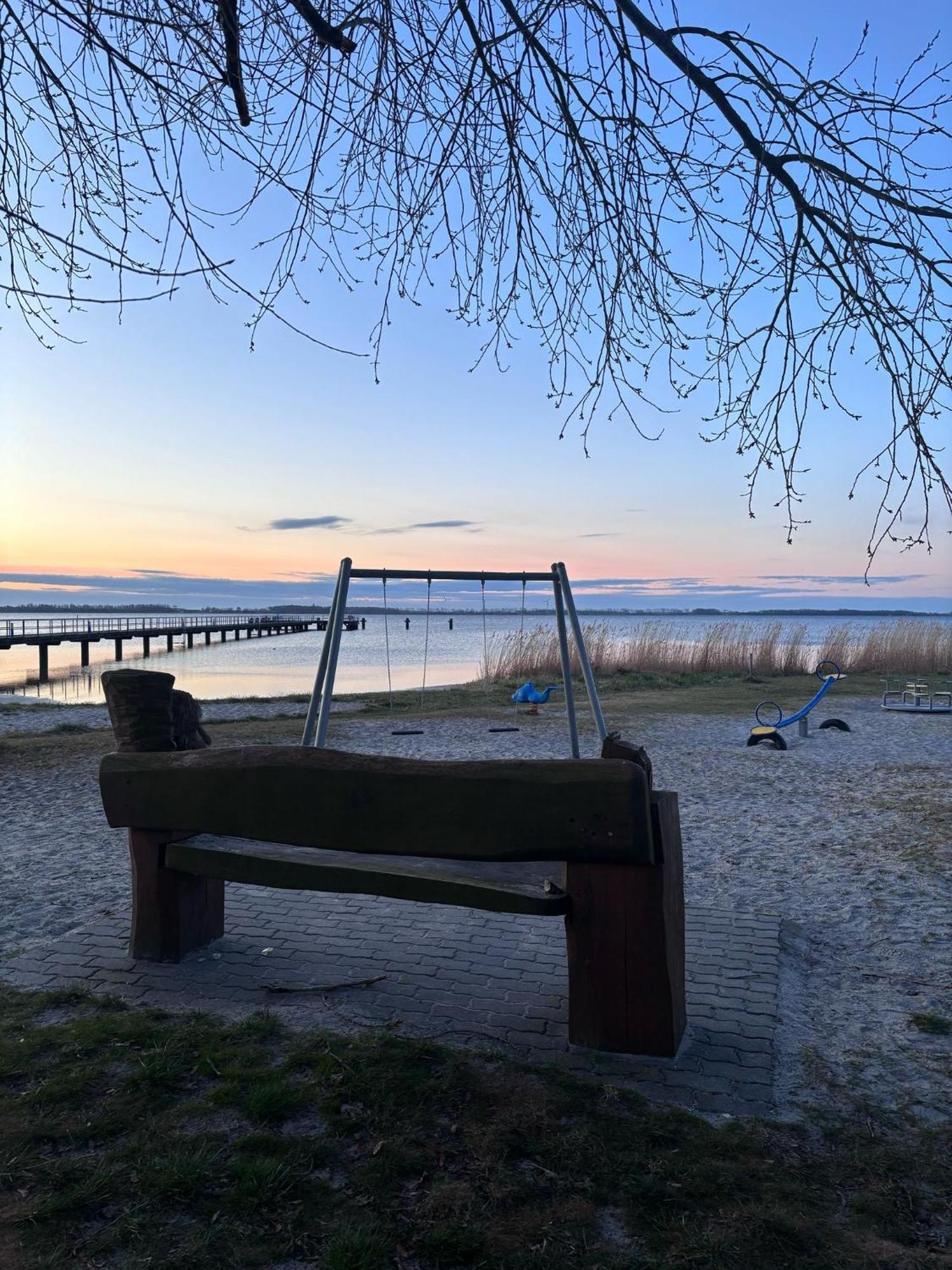 App 2 Stylische Surfoase Am Wasser Dranske Exterior foto